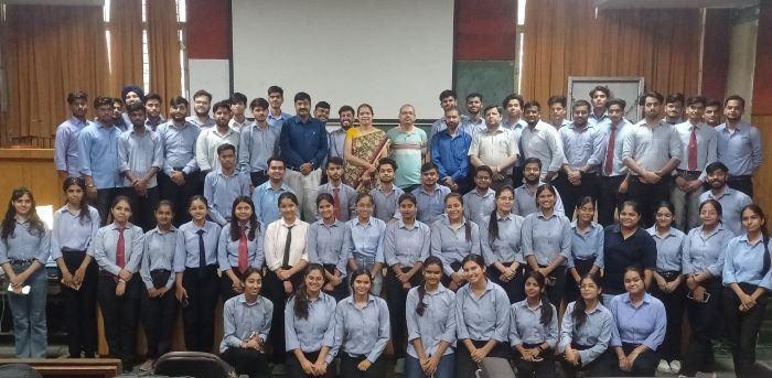 Interactive Session by Hon'ble Vice Chancellor with passing out BBA batch - Sharda University Agra