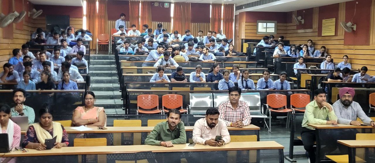 SSP organized an Online Workshop on the Potential of Generative AI using Chat GPT and other AI Tools - Sharda University Agra